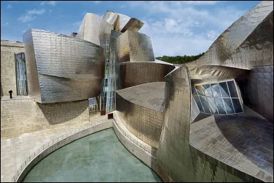 Quel musée pouvez-vous visiter à New York, Venise et Bilbao ?