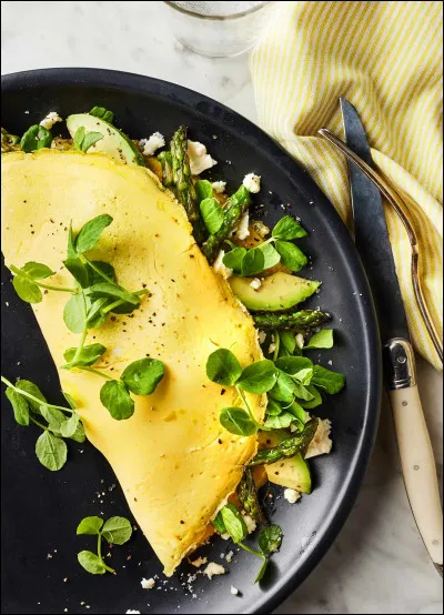 À quel film appartient cette réplique : «Taimes bien les omelettes ? Je te casse les ufs !» ?