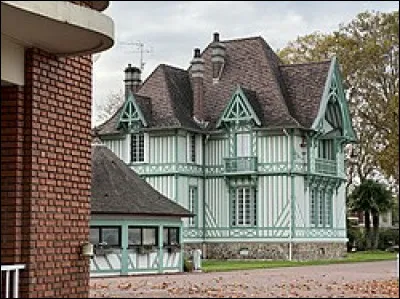 Au XVIIe siècle, aux mains de qui le domaine passe-t-il ?