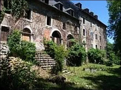 Notre balade du 1er mai commence à Audinac-les-Bains. Ancienne commune occitane, dans l'ancienne région Midi-Pyrénées, elle se situe dans le département ...