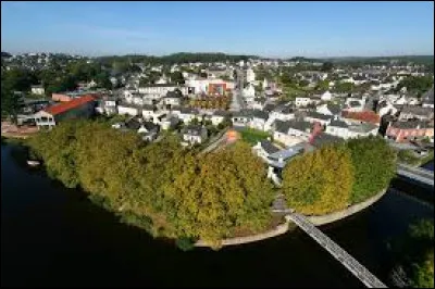 Nous sommes de retour en Bretagne, cette fois à Inzinzac-Lochrist. Ville de l'agglomération Lorientaise, dans un méandre du Blavet, elle se situe dans le département ...