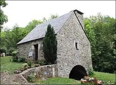 Voici le moulin de la Mousquière, à Sailhan. Village Bigourdan, dans le Pays d'Aure, il se situe en région ...