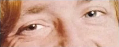 À quelle chanson pouvez-vous associer les yeux de ce chanteur ?