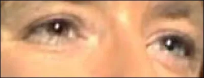 &Agrave; quelle chanson pouvez-vous associer les yeux de ce chanteur ?
