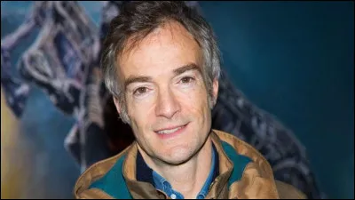 Qui est cet humoriste qui joue le rôle de ''Fabrice'' dans le film ''Les Bêtises'' de 2015 ?