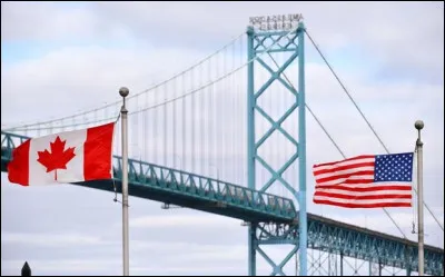 Avec son voisin les États-Unis, quelle est la longueur de sa frontière ?