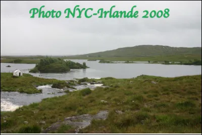 En Irlande quel est je nom de ce paysage de lacs, de rivières, de marais et de tourbières ?