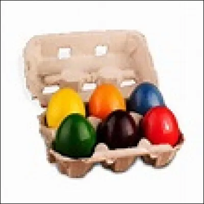 L'orchestre "les "Zicos" accompagnent les chanteurs de "N'oubliez pas mes paroles". Combien d'instruments à cordes pourrez-vous y voir ?