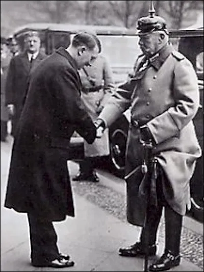 En quelle année Adolf Hitler est-il devenu chancelier d'Allemagne ?