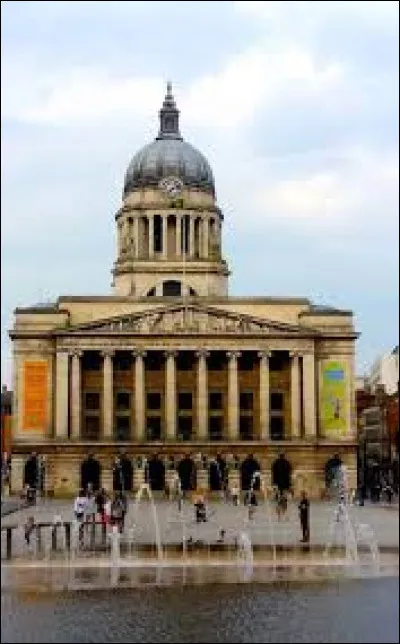 Aimes-tu les châteaux, ou les architectures plutôt anciennes ?
(Ici encore, c'est une généralité, mais cela peut être un bon lieu de visite !)