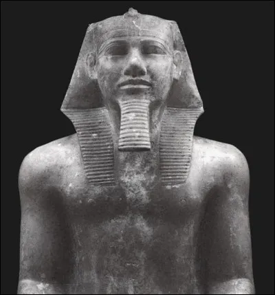 Qui était ce monarque en K, célèbre pharaon d'Égypte, commanditaire de la plus grande pyramide de Gizeh ?