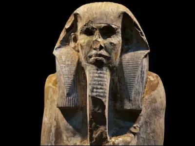 Qui est ce monarque en Z, pharaon d'Égypte qui fit de Memphis la capitale de l'Égypte ?
