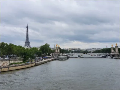 Quel fleuve traverse Paris ?
