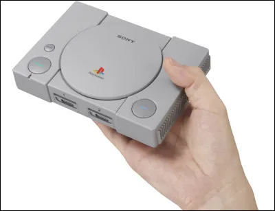Quel est le premier modèle de PlayStation sorti par Sony en 1994 ?