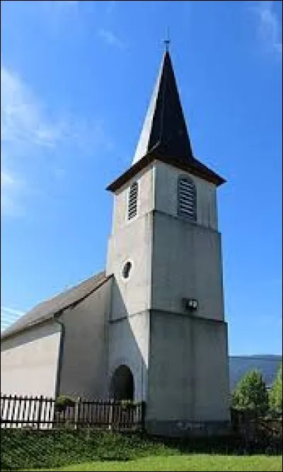 Nous terminons cette promenade devant l'église Saint-Martin, à Uzer. Village Bigourdan, il se situe en région ...