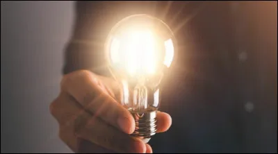 Qui a interprété "Mais dans la lumière" ?