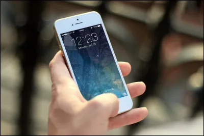 Quelle est la première chose que tu fais quand tu allumes ton téléphone ?