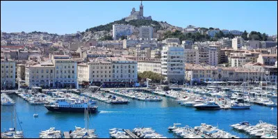 Quel est le surnom de Marseille ?