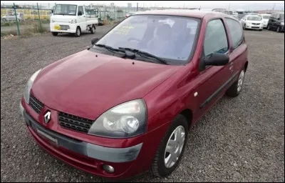 Aujourd'hui, cette voiture fête ses 27 ans pour ses premiers modèles. Parmi la liste, vous avez sûrement reconnu son constructeur, mais le nom du modèle fait tache. En effet, il ne faut pas regarder ce modèle sous le prisme du marché français, mais il faut plutôt regarder selon le prisme du marché nippon. Quelle est cette voiture ?