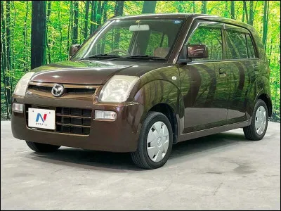 Sur le marché des kei-cars, les petites voitures typiques du Japon, plusieurs constructeurs automobiles se sont regroupés pour vendre un même modèle sous différentes marques. Quelle est cette voiture qui est une copie de la Suzuki Alto ?