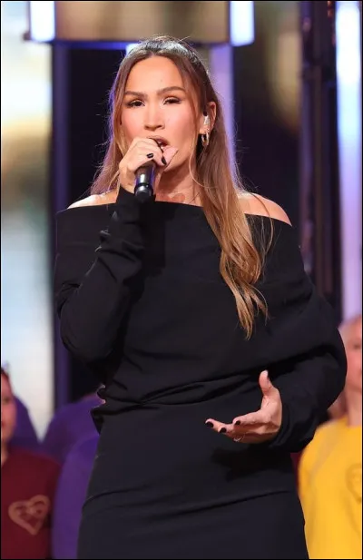 En 2020, elle intègre les Enfoirés, aux côtés d'Amel Bent, Lorie et Jenifer.
À quel album na-t-elle pas participé ?