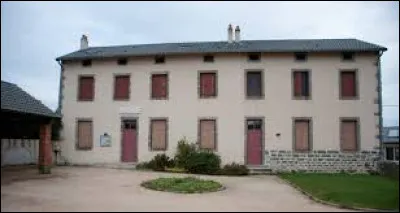 Pour commencer, je vous emmène en Auvergne-Rhône-Alpes, à Bessamorel. Village de l'arrondissement d'Yssingeaux, il se situe dans le département ...