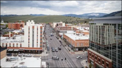 Quelle est cette ville, située dans l'ouest du Montana au confluent de la Bitterroot et de la Clark Fork, deuxième ville de l'Etat, avec 70 000 habitants ?