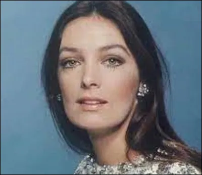 Qui est cette chanteuse, interprète du titre ''Au printemps'' ?