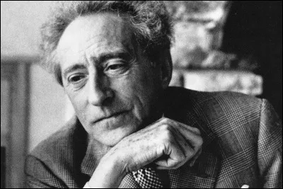 Qui est ce dramaturge français, auteur de la pièce en un acte ''Le Bel indifférent'' ?