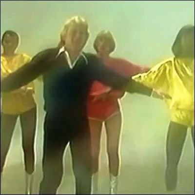 Quel poisson, fameux pour son app&eacute;tit, comptant entre 18 et 20 esp&egrave;ces, est aussi appel&eacute; sphyr&egrave;ne ?