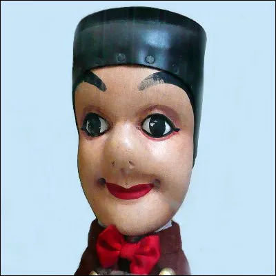 Quelle place en forme de trap&egrave;ze est la plus grande place pi&eacute;tonne d�Europe ?