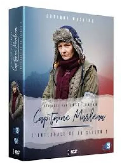 Police secrets est une collection de 9 t&eacute;l&eacute;films fran&ccedil;ais de 90 minutes et diffus&eacute;e du 11 septembre 1991 sur La Cinq au 1er octobre 1994 sur France 3.Quel(le) r&eacute;alisateur(rice) en a dirig&eacute;s le plus ?