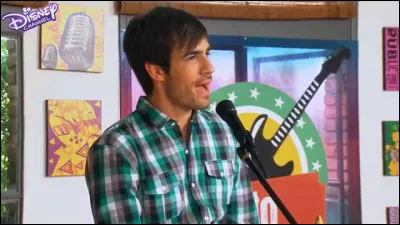 Comment s'appelle le grand-fr&egrave;re de Francesca ?