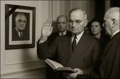Le président américain Franklin Roosevelt décède le 12 avril au cours de son ... mandat