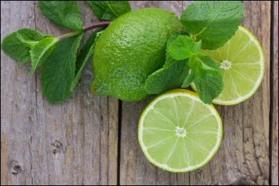 Parmi les éléments suivants, lequel désigne un type de citron vert couramment utilisé dans la cuisine japonaise ?