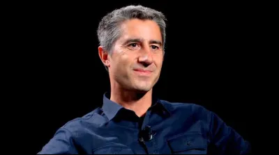 Qui est cet homme politique, auteur du documentaire satirique ''Merci Patron !''