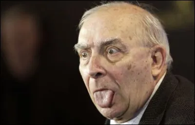 Qui est ce cinéaste, réalisateur du film ''Merci pour le chocolat'' ?