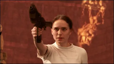 Dans "L'Attaque des clones", Padmé Amidala est :