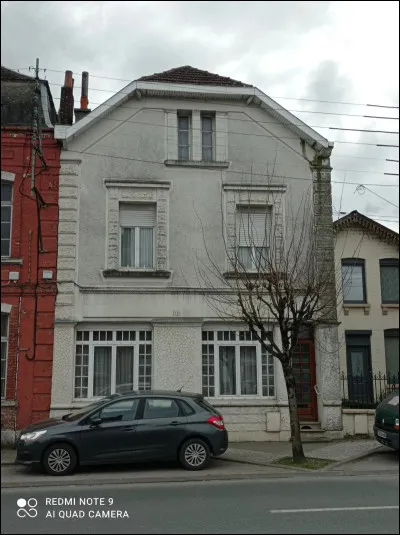 Parlons de la fameuse "Maison qui saigne", en France. Est-elle vraiment le théâtre de crimes ?