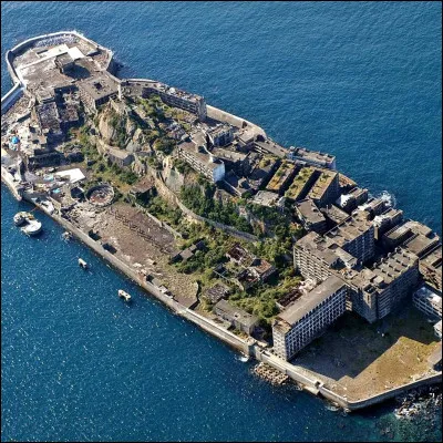 "Ohayo" ! Cette question va avoir pour thème le Japon, et plus précisément l'île Hashima. Quelle est sa particularité ?