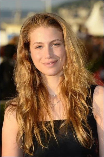 Pour quelle marque de parfum Marie de Villepin est-elle devenue l'ambassadrice en 2005 ?