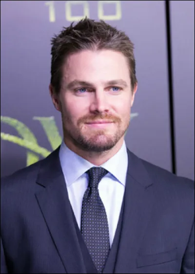 Quels sont les prénoms des enfants de Stephen Amell ?