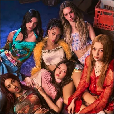 Quelle membre de Katseye avait les cheveux rouges pour leurs débuts ?