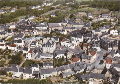 Quelle est cette ville, capitale bretonne de l'andouille ?