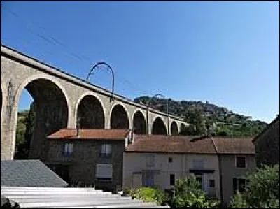 Pour commencer je vous emmène en Occitanie, à Aguessac. Village de l'aire d'attraction Millavoise, il se situe dans le département ...