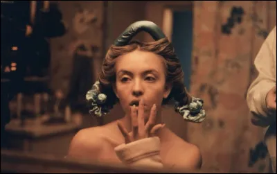 A quelle heure Cassie se lève le matin pour se préparer afin de séduire Nate ?