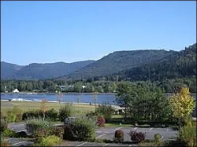 Je vous propose de faire une halte en Lorraine, sur les bords du lac de la Plaine, à Celles-sur-Plaine. Village de l'arrondissement de Saint-Dié, il se situe dans le département ...