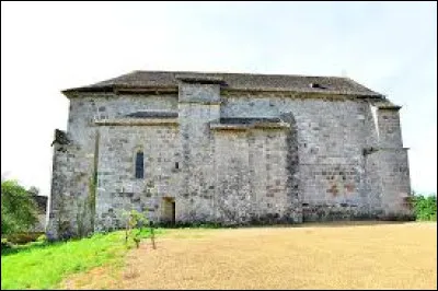 Voici l'église de la Nativité-de-Notre-Dame, à Chapelle-Spinasse. Village de l'arrondissement d'Ussel, il se situe dans l'ancienne région ...