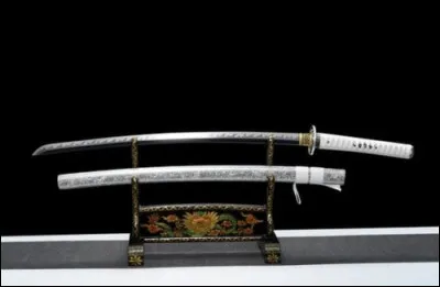 Écrivez bien le nom de ce sabre japonais et vous serez un vrai samouraï.