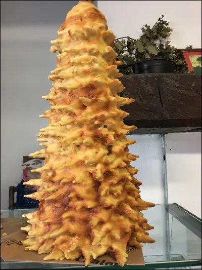 Le gâteau à la broche est une spécialité culinaire :